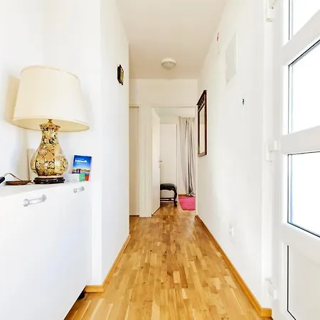 Center Niva Apartment